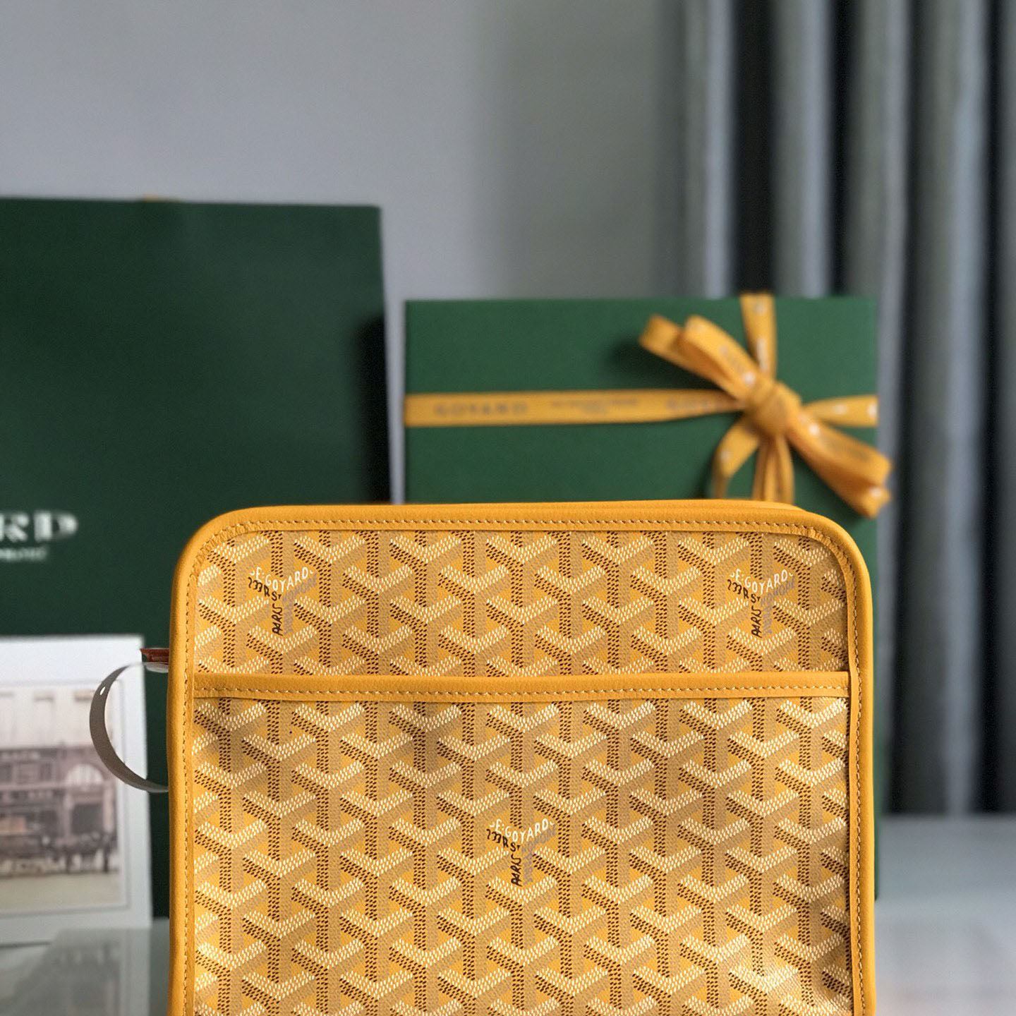 Go*ard cosmetic bags